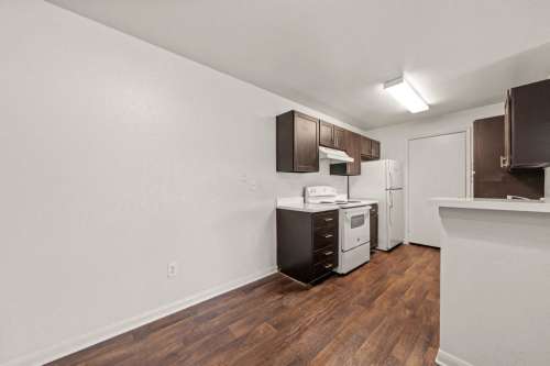 texas-state-Apartment-Building-18830414
